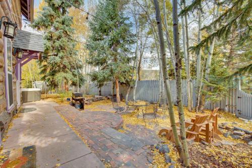 National Landmark Breck Log Cabin, Walk To Main St