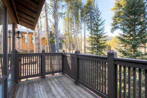 Lonestar Lodge