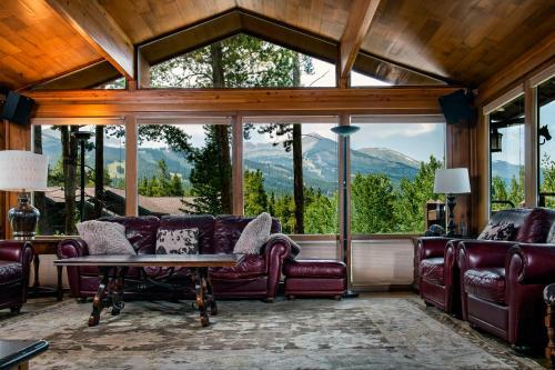 Lonestar Lodge