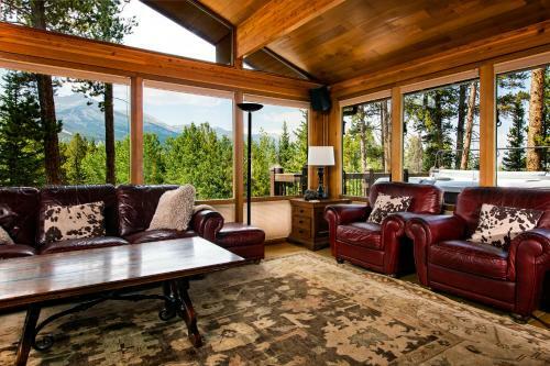 Lonestar Lodge