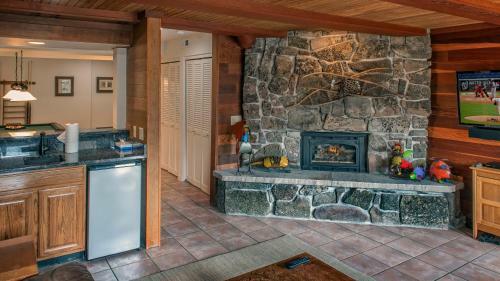 Lonestar Lodge