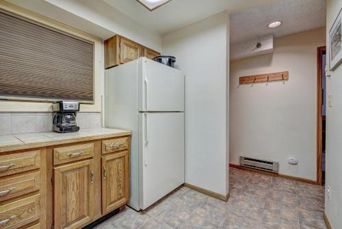 Atrium 304