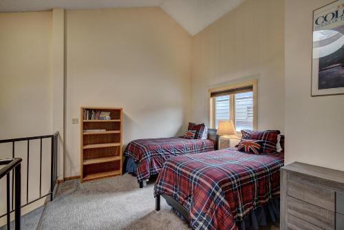 Atrium 304