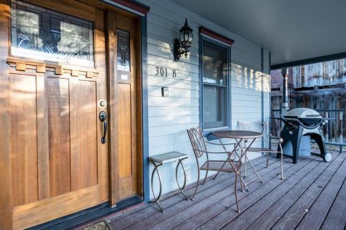 High Street Chalet
