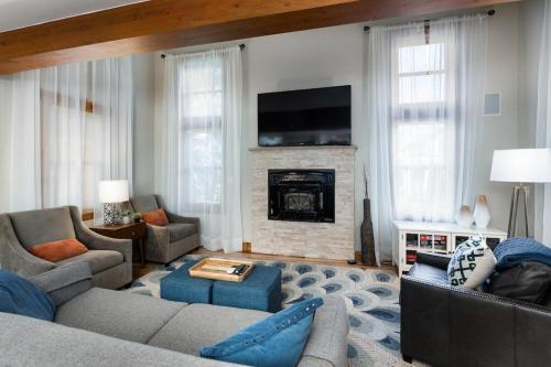 High Street Chalet