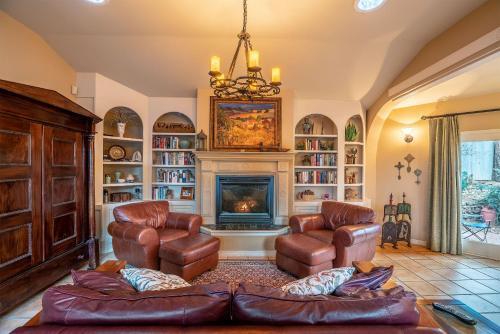 Elegant Colorado Springs Villa With Private Patio!