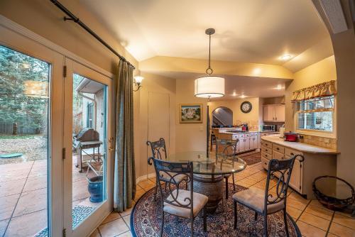 Elegant Colorado Springs Villa With Private Patio!
