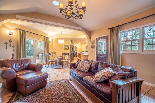 Elegant Colorado Springs Villa With Private Patio!