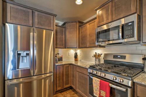 Villa Colorado Springs Townhome-2 Mi To Air Force!