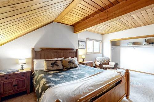 4 Mountain Peak Views