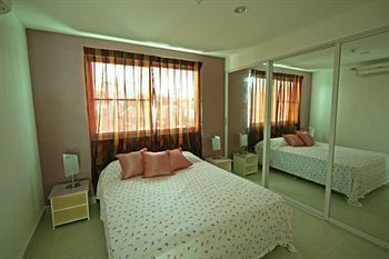 Roxon Apartments