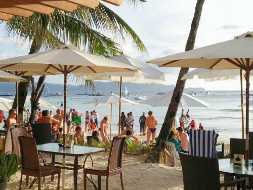 Hotel Beachcomber Resort - Boracay