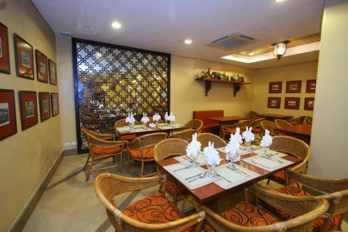 Hotel Crown Regency Prince Resort