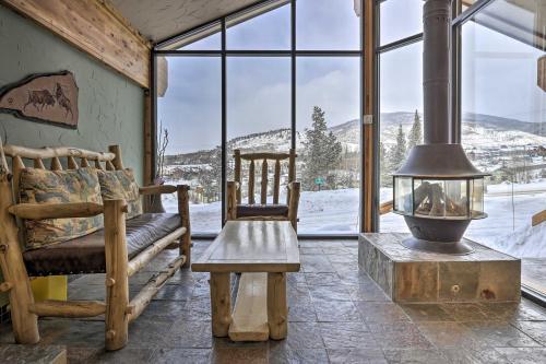 Apartamento Lakefront Retreat With Panoramic Mountain Views