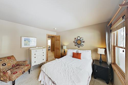 New Listing! Inviting Mountain Home With Hot Tub Home