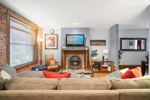 5 Star Cap Hill 3br Patio Garage & Walk Downtown