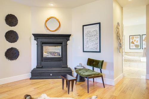 Luxe Family Getaway Pool Table & Arcade Sleeps 12