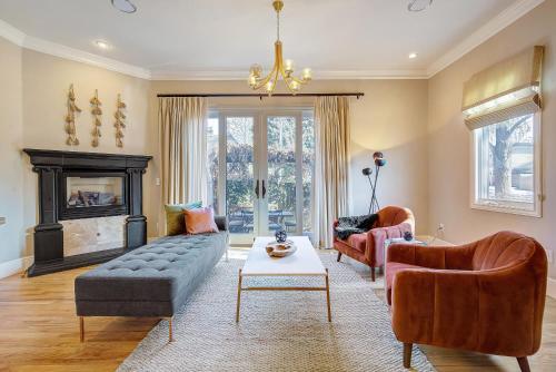 Luxe Family Getaway Pool Table & Arcade Sleeps 12