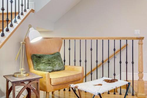 Luxe Family Getaway Pool Table & Arcade Sleeps 12