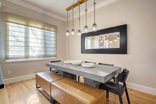 Luxe Family Getaway Pool Table & Arcade Sleeps 12
