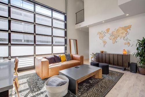 Amazingly Sleek Rino Pad - Stunning Mountain Views