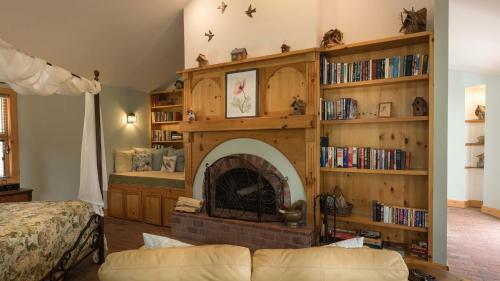Bed & Breakfast Romantic Riversong Inn