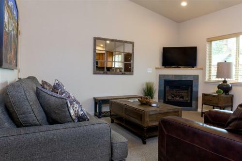 Unit 116 Elkhorn Upper Level