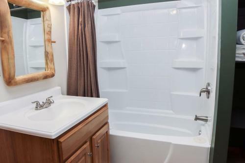 Lazy R Cottages By Rocky Mountain Resorts