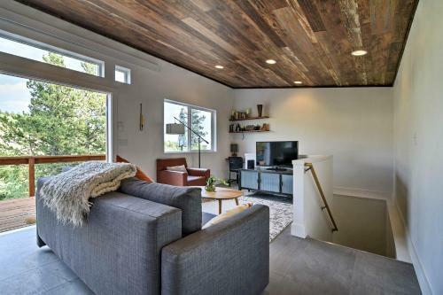 Exceptional Fairplay Getaway With Deck And Valley View!