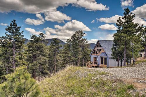 Cozy Log Cabin Less Than 2 Miles To Downtown Evergreen!