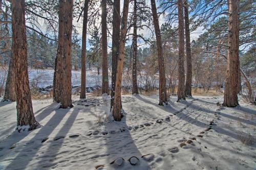 Spacious Estes Park Home On Big Thompson River!