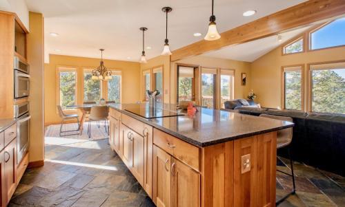 Reverie Luxury Home At Windcliff Condo