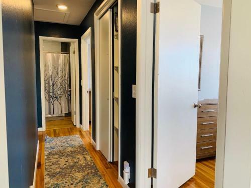 Fireside Nest On Huge Lot Near Old Town!