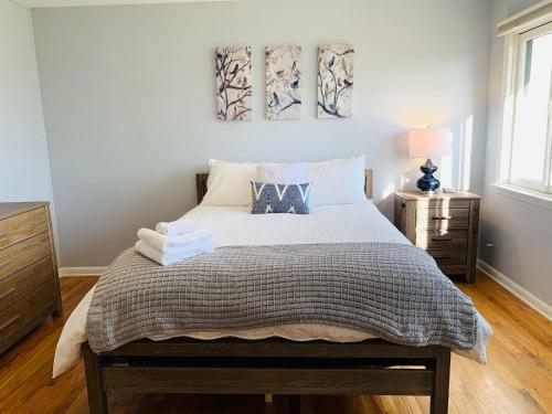 Fireside Nest On Huge Lot Near Old Town!