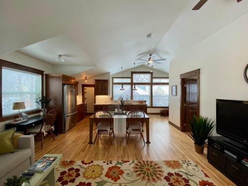 Apartamento The Bears Den! Walk To Town & Csu!