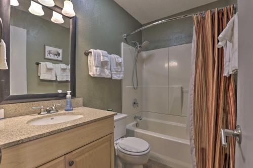 Apartamento The Jabberwocky Condo With Pool And Sauna Access