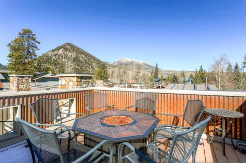Outstanding Frisco Cabin With Rooftop Deck!