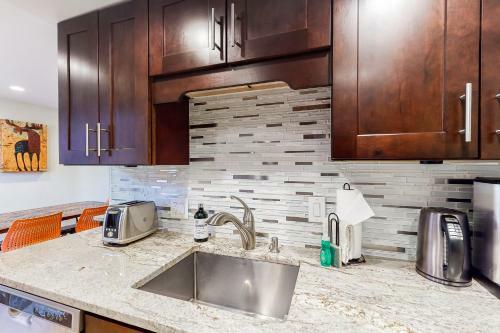Pitkin Townhome B1