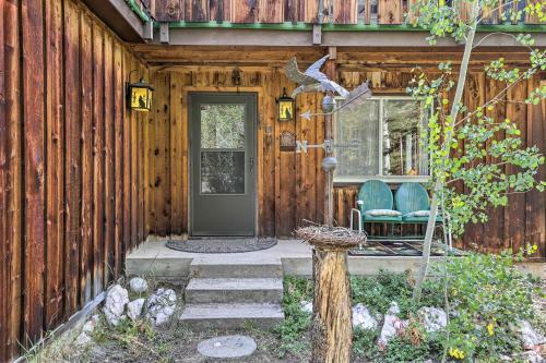 Updated Cabin With Rustic Charm, Walk To Town!