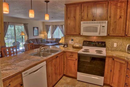 Villas At Swan's Nest #701 (Condo)
