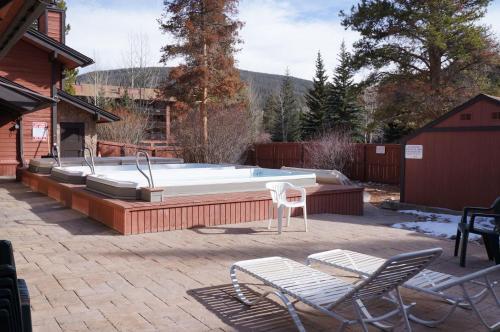Mountainside 271c