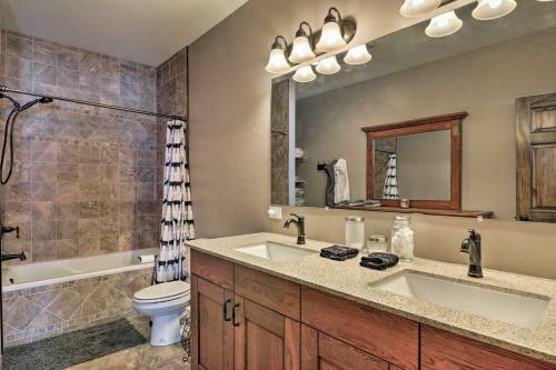 Majestic Granby Home With Hot Tub, Deck And Views!