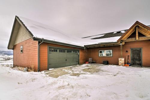Majestic Granby Home With Hot Tub, Deck And Views!