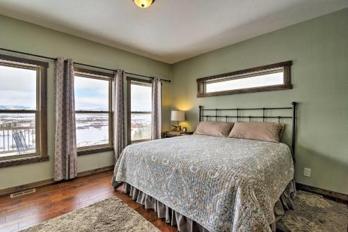 Majestic Granby Home With Hot Tub, Deck And Views!