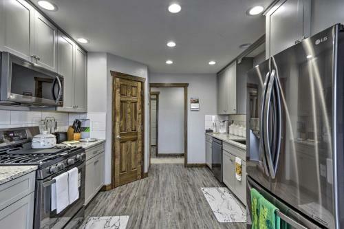 Mtn Home With Bbq, 12 Mi To Co National Monument!