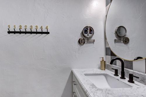 Stunning New Copper Condo Next To Ski Lifts