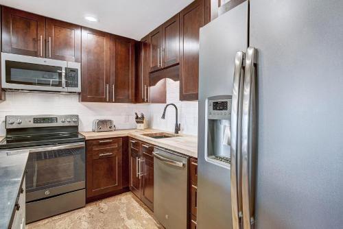 Stunning New Copper Condo Next To Ski Lifts