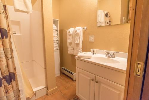 Rocky Mountain Outpost Home 8 Bedrooms Dog Friendly