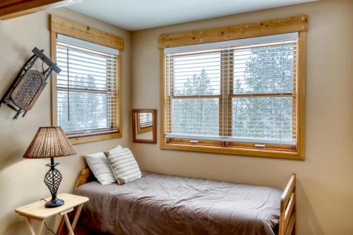 Rocky Mountain Outpost Home 8 Bedrooms Dog Friendly