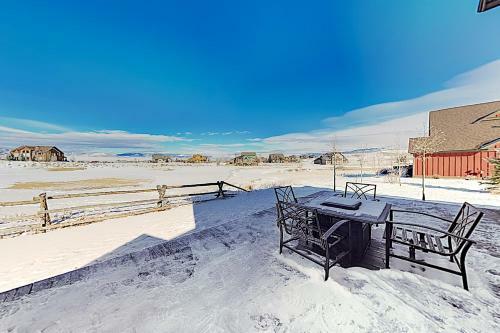 New Listing! Upscale Home On Grand Elk Fairway Home